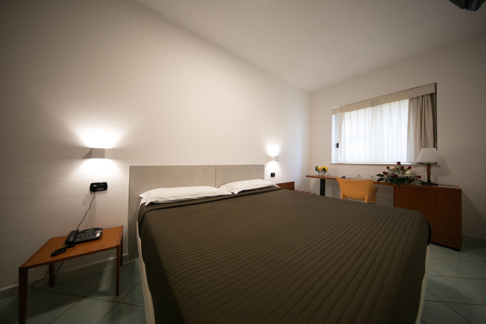 Mediterranea Hotel & Convention Center ساليرنو المظهر الخارجي الصورة