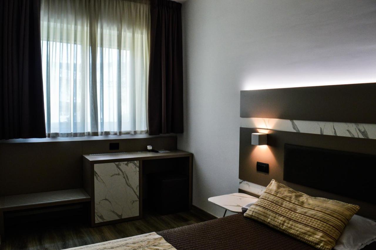 Mediterranea Hotel & Convention Center ساليرنو المظهر الخارجي الصورة