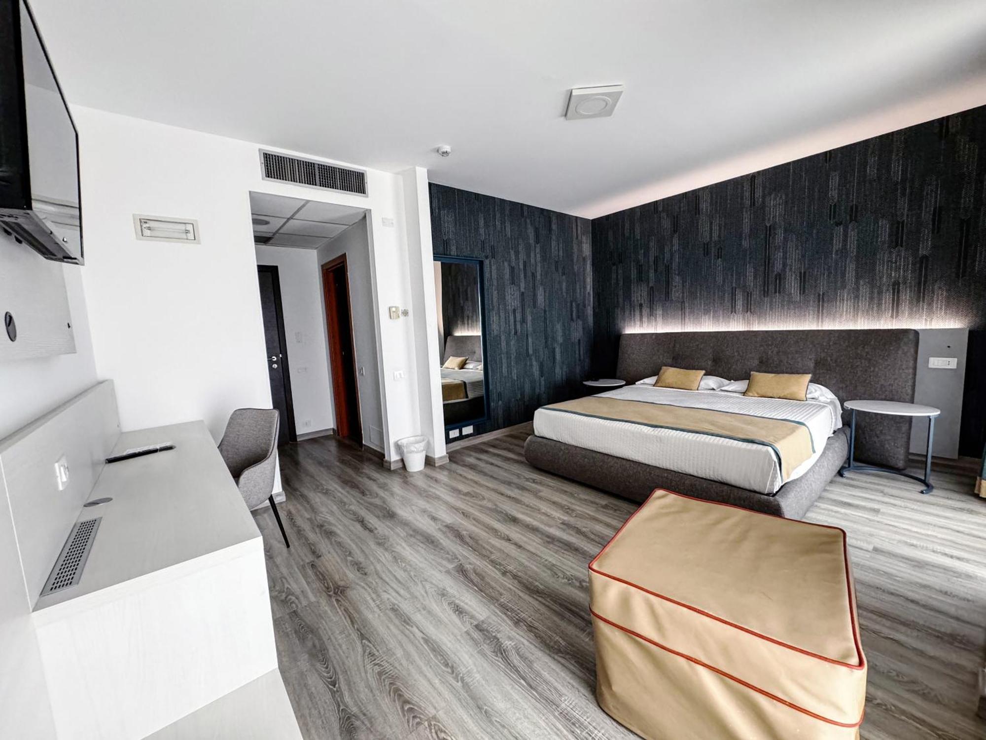 Mediterranea Hotel & Convention Center ساليرنو المظهر الخارجي الصورة