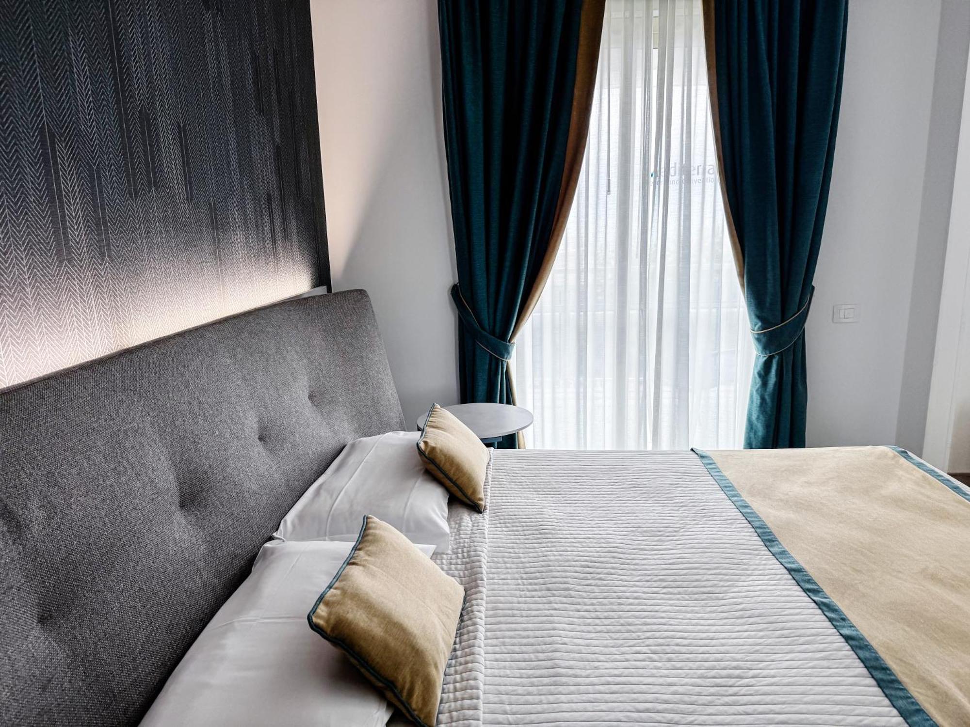 Mediterranea Hotel & Convention Center ساليرنو المظهر الخارجي الصورة