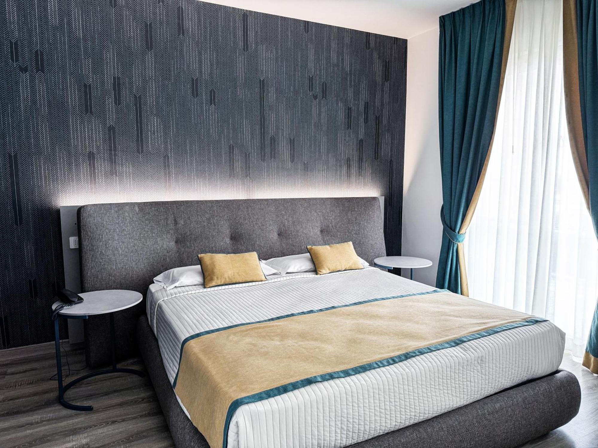 Mediterranea Hotel & Convention Center ساليرنو المظهر الخارجي الصورة